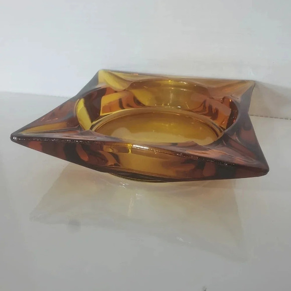Vintage Libbey Mid-century Modern Amber Glass  Star Ashtray. - Picture 3 of 7